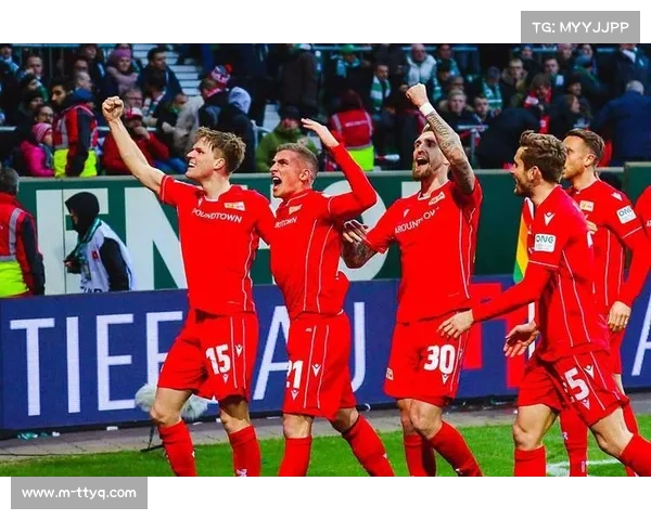 汉堡主场3-2险胜不莱梅，波尔森攻入制胜球